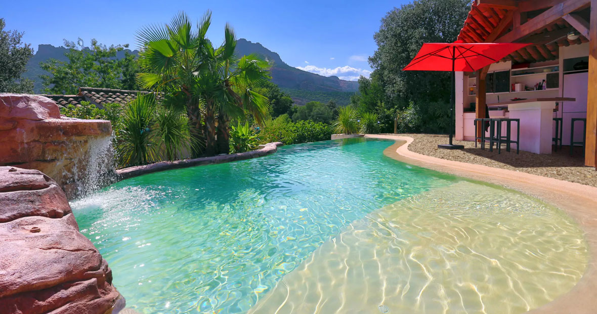 piscine avec plage immergée